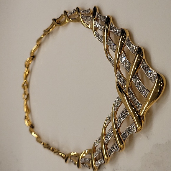 Vintage Trifari Statement Necklace Goldtone With Rhinestones - Picture 5 of 10